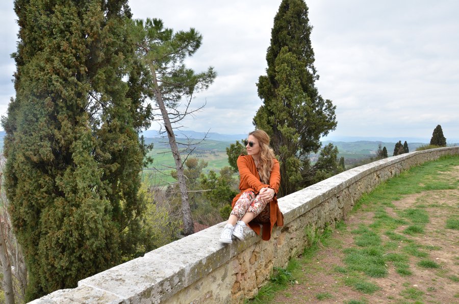 Pienza, Tuscany travel outfit / Stasha Fashion Blog by Anastasija Milojevic