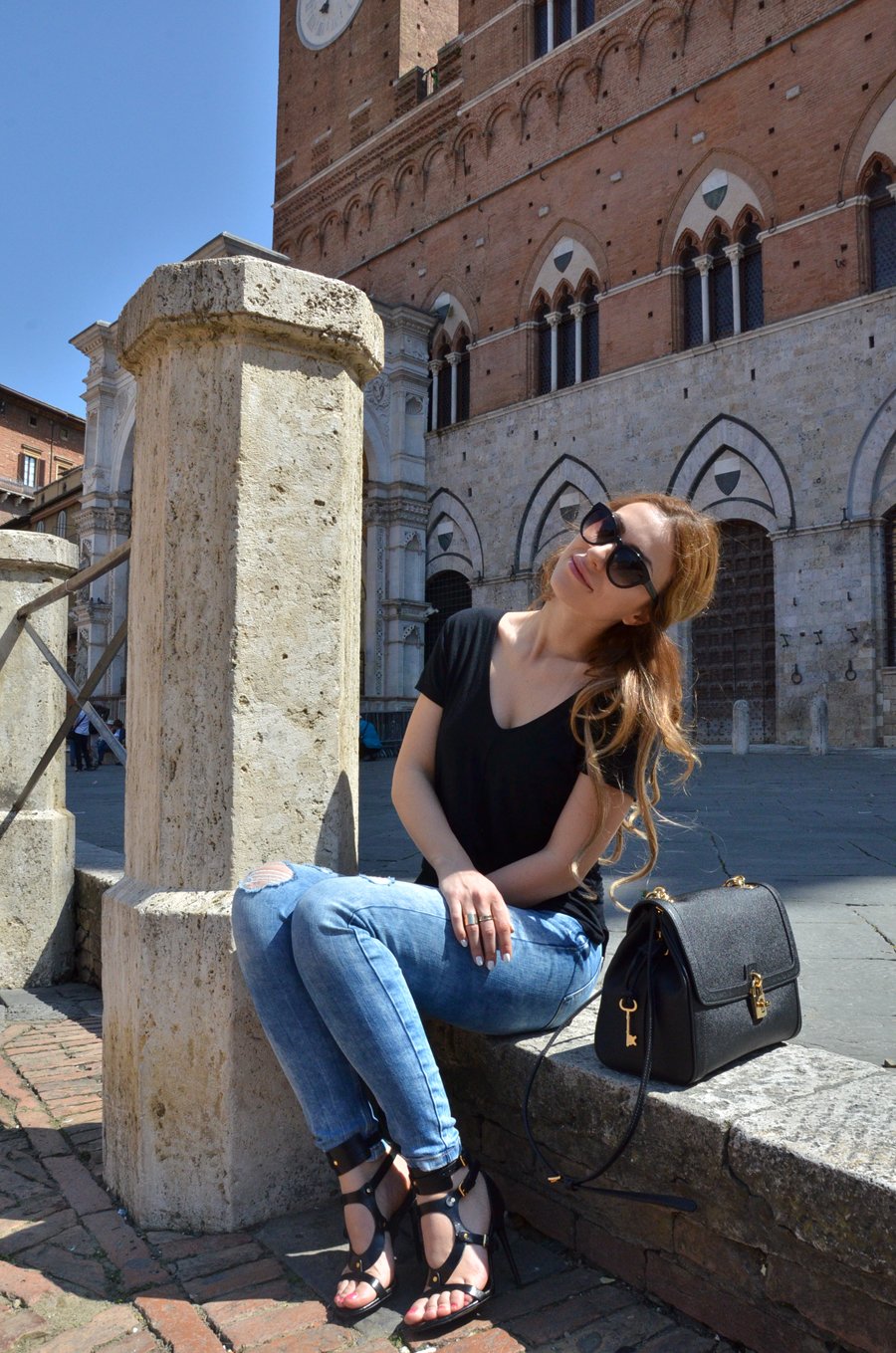 Siena, Italy and my outfit / Stasha Fashion and Travel Blog