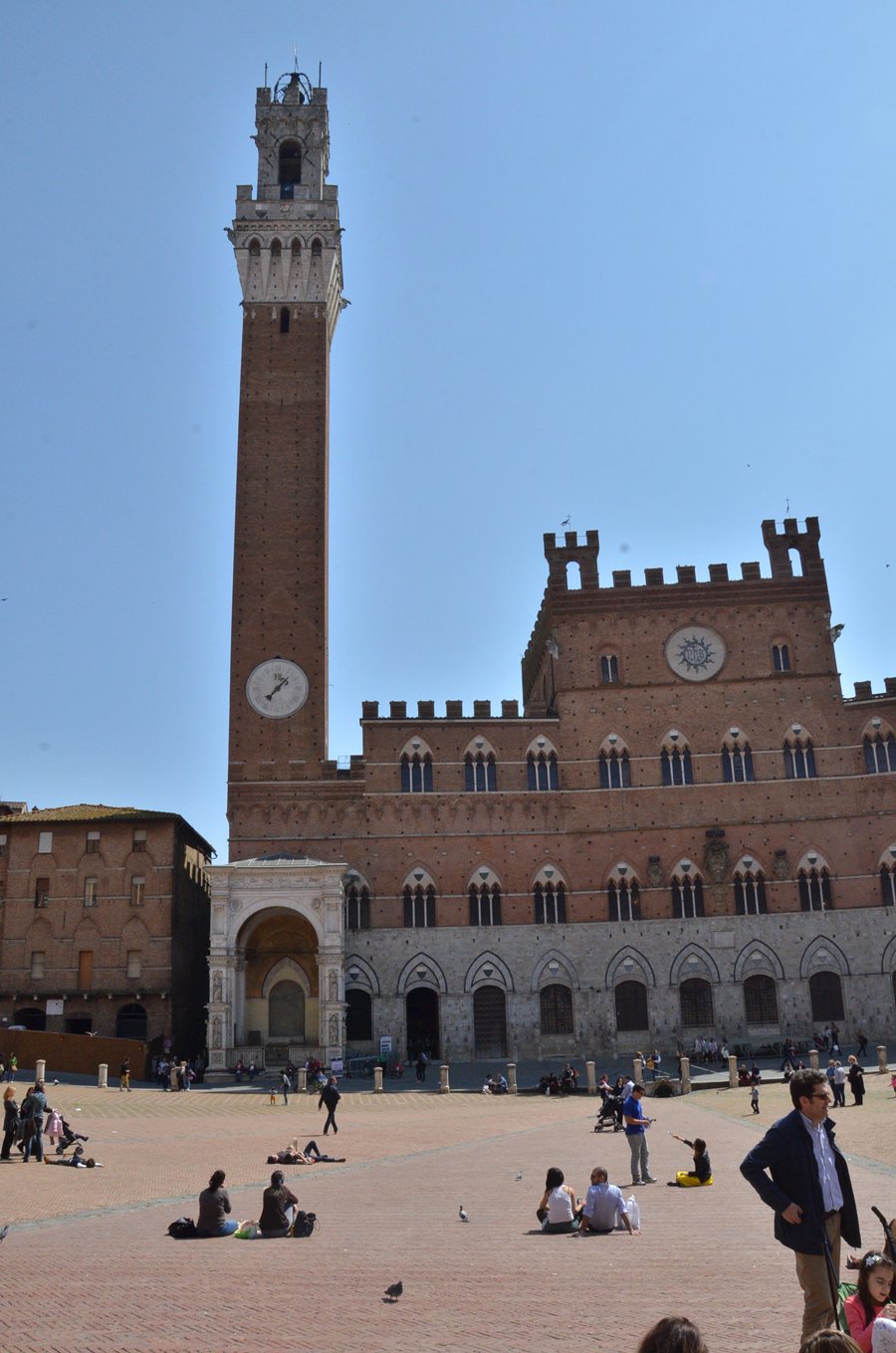 Siena, Italy and Piazza del Campo (Campo Square)  / Stasha Travel Blog