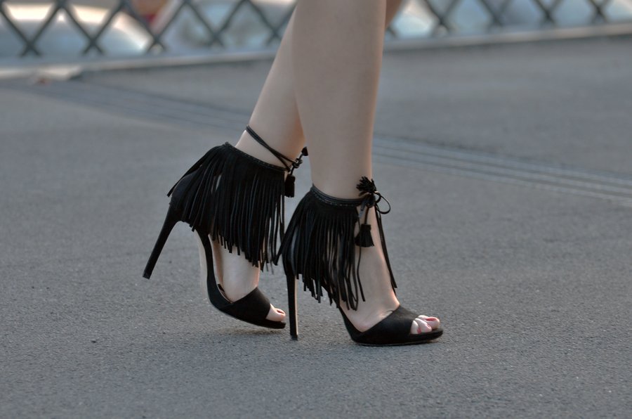 Fringed Outfit - sandals / Stasha Fashion Blog by Anastasija Milojevic