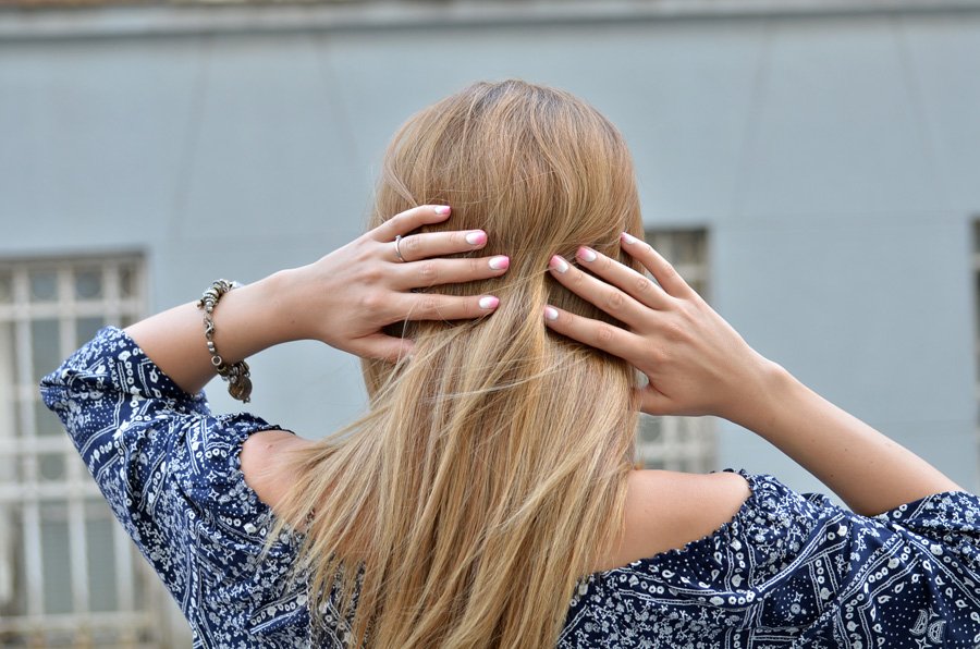 Trend Alert: OFF THE SHOULDERS and ombre nails / Stasha fashion blog by Anastasija