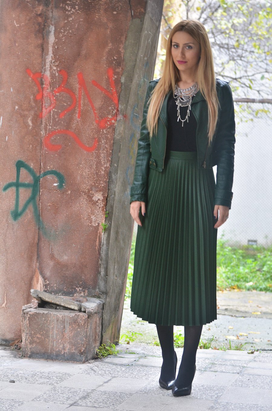 Pleated skirt Green Outfit by Anastasija / Stasha Fashion Blog