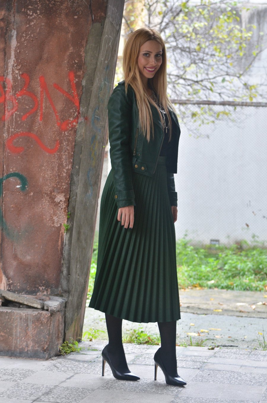 Pleated skirt Green Outfit by Anastasija / Stasha Fashion Blog