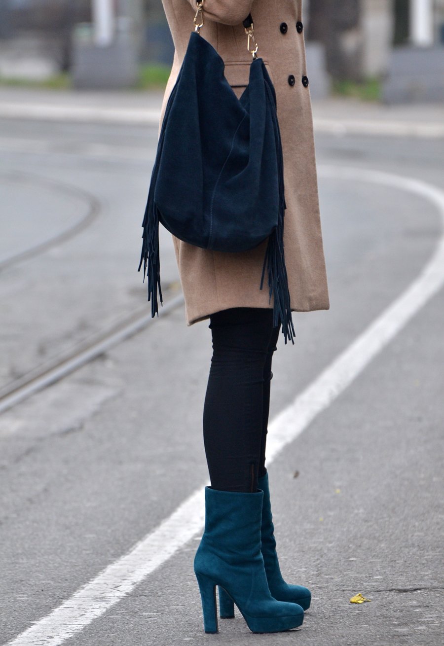 Winter Outfit / Streetstyle by Stasha Fashion - Beige Coat