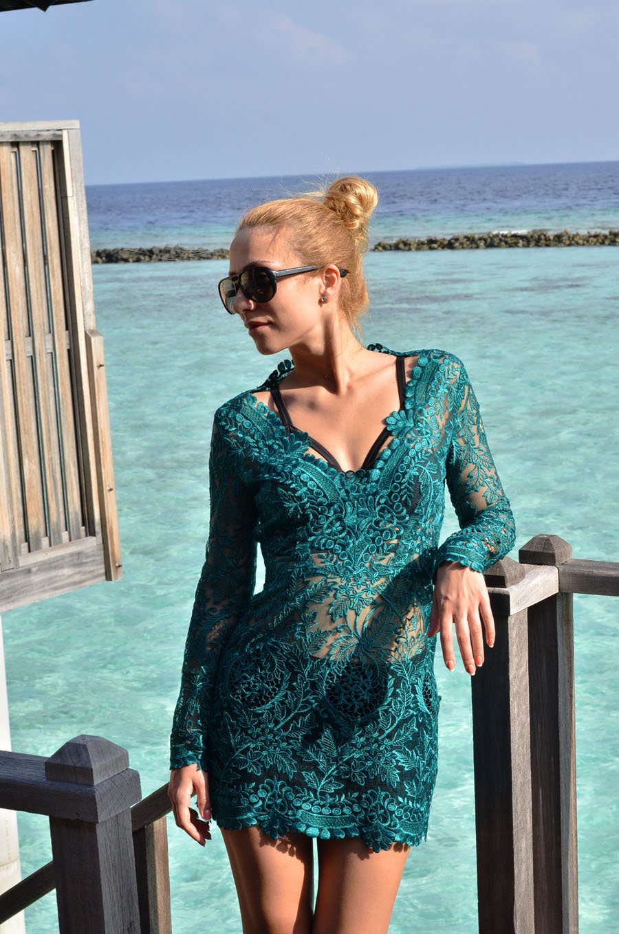 Green Lace Dress / Maldives / Stasha Fashion Blog