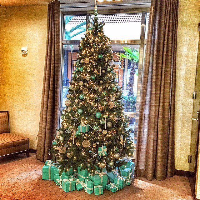 Tiffany & Co. Christmass tree by Stasha Fashion