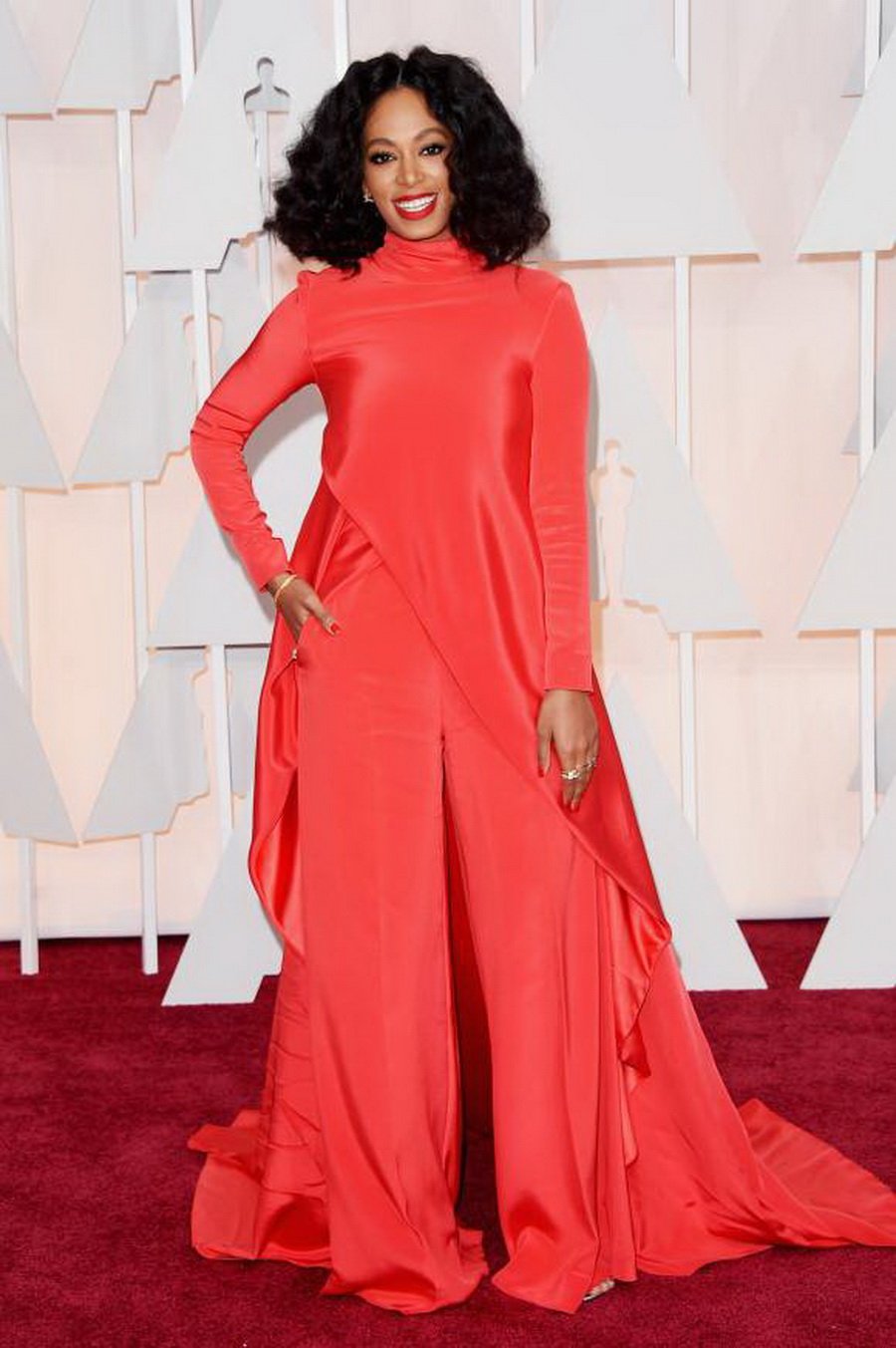 solange-oscars-2015-red-carpet-getty-orig__width_580